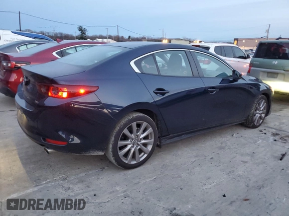 2021 Mazda 3 Select with VIN 3MZBPBBMXMM204787, listed as a Copart auction lot 82631024 with 19,031 mi miles and Salvage Title. Bid and sale history available at carsss.com. Image 3.