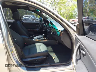 2008 BMW 3 Series 328xi с VIN WBAVC935X8K044268, выставлен на аукционе IAAI как лот 42116630 с пробегом 137 739 миль миль и . История ставок и продаж доступна на DreamBid. Изображение 5.