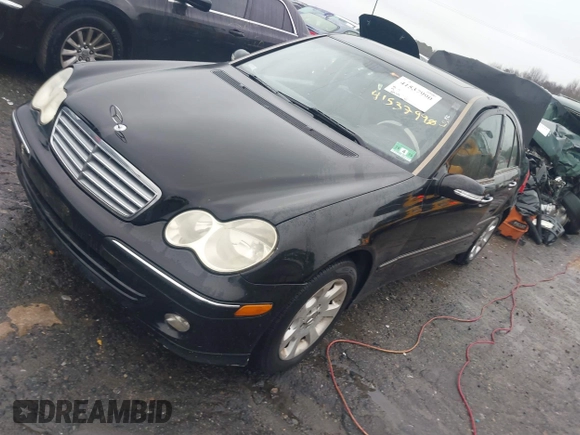 2005 Mercedes-Benz C 240 z VIN WDBRF81J25F610335, wystawiony jako IAAI lot #41537990 z przebiegiem 207 104 mil mil oraz . Historia ofert i sprzedaży dostępna na DreamBid. Obrazek 2.