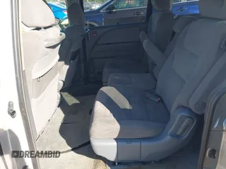 2005 Honda Odyssey EX z VIN 5FNRL38465B411189, wystawiony jako IAAI lot #42310199 z przebiegiem 304 142 mil mil oraz . Historia ofert i sprzedaży dostępna na DreamBid. Obrazek 8.