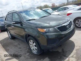 2012 Kia Sorento LX z VIN 5XYKT4A23CG248801, wystawiony jako IAAI lot #42036365 z przebiegiem 134 368 mil mil oraz . Historia ofert i sprzedaży dostępna na DreamBid. Obrazek 1.