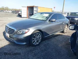 2017 Mercedes-Benz E 300 Luxury с VIN WDDZF4KB2HA228511, выставлен на аукционе IAAI как лот 42032270 с пробегом Не указан миль и . История ставок и продаж доступна на DreamBid. Изображение 2.