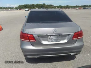 2014 Mercedes-Benz E 350 Sport z VIN WDDHF5KB2EA804546, wystawiony jako IAAI lot #42753310 z przebiegiem 182 861 mil mil oraz . Historia ofert i sprzedaży dostępna na DreamBid. Obrazek 16.