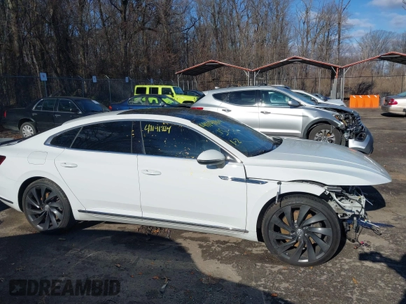 2019 Volkswagen Arteon SEL R-Line с VIN WVWSR7AN7KE025159, выставлен на аукционе IAAI как лот 41191814 с пробегом 82 622 миль миль и . История ставок и продаж доступна на DreamBid. Изображение 14.
