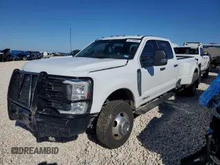 2024 Ford F-350 XL with VIN 1FT8W3DT5REC15672, listed as a Copart auction lot 42740805 with 30,713 mi miles and Salvage Title. Bid and sale history available at DreamBid. Image 1.