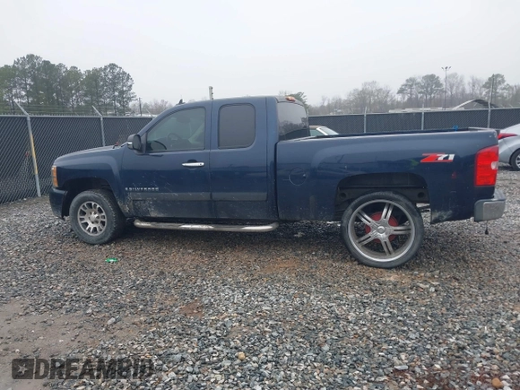 2007 Chevrolet Silverado 1500 LT w/1LT with VIN 2GCEC19C971650265, listed as a IAAI auction lot 41572601 with 240,251 mi miles. Bid and sale history available at carsss.com. Image 15.