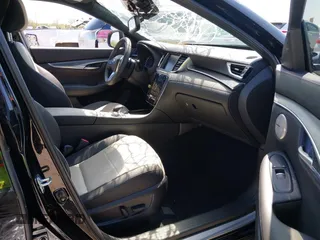 2023 Infiniti QX55 Essential z VIN 3PCAJ5KR0PF117311, wystawiony jako IAAI lot #42050398 z przebiegiem 16 028 mil mil oraz . Historia ofert i sprzedaży dostępna na DreamBid. Obrazek 5.
