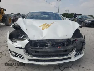 2013 Tesla Model S Performance с VIN 5YJSA1DP3DFP14019, выставлен на аукционе Copart как лот 59503525 с пробегом Не указан миль и Списание • Salvage title. История ставок и продаж доступна на DreamBid. Изображение 5.