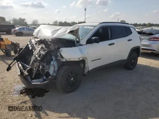 2020 Jeep Compass Sport с VIN 3C4NJDAB8LT105015, выставлен на аукционе Copart как лот 54921305 с пробегом 104 453 миль миль и На запчасти • Non repairable. История ставок и продаж доступна на DreamBid. Изображение 1.