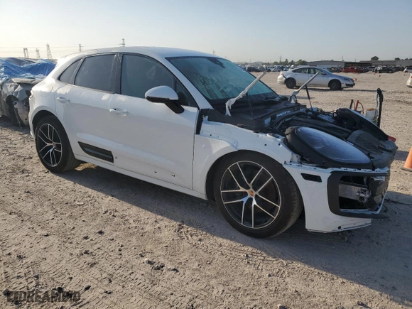 2024 Porsche Macan with VIN WP1AA2A57RLB02901, listed as a Copart auction lot 49342575 with 8,167 mi miles and Salvage Title. Bid and sale history available at carsss.com. Image 4.