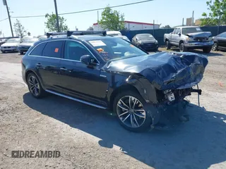 2018 Audi A4 allroad Premium Plus with VIN WA18NAF41JA033213, listed as a IAAI auction lot 42025566 with 97,294 mi miles. Bid and sale history available at carsss.com. Image 1.