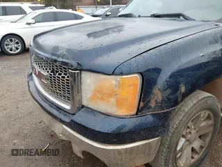 2008 GMC Sierra 1500 SLT z VIN 2GTEC13J981221636, wystawiony jako IAAI lot #41439873 z przebiegiem 260 584 mil mil oraz . Historia ofert i sprzedaży dostępna na DreamBid. Obrazek 6.