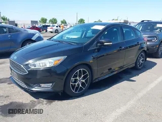 2015 Ford Focus SE с VIN 1FADP3K28FL324923, выставлен на аукционе IAAI как лот 42477783 с пробегом 83 985 миль миль и . История ставок и продаж доступна на DreamBid. Изображение 2.