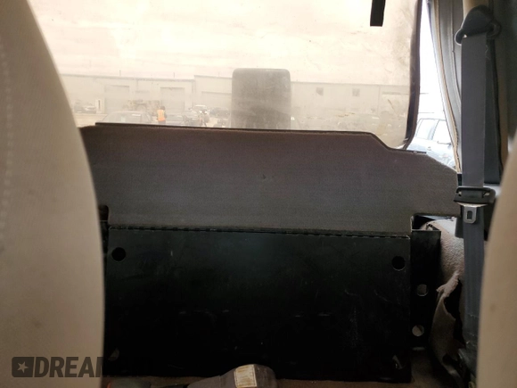 2000 Jeep Wrangler Sahara z VIN 1J4FA59S5YP803327, wystawiony jako Copart lot #44382505 z przebiegiem Nie podano mil oraz Szkoda całkowita • Salvage title. Historia ofert i sprzedaży dostępna na DreamBid. Obrazek 10.