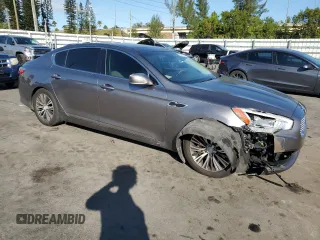 2016 Kia K900 Luxury with VIN KNALU4D3XG6031483, listed as a Copart auction lot 82570674 with 92,402 mi miles and Salvage Title. Bid and sale history available at carsss.com. Image 4.