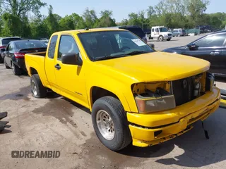 2005 Chevrolet Colorado LS Z71 z VIN 1GCDT196758108131, wystawiony jako IAAI lot #42147798 z przebiegiem 263 533 mil mil oraz . Historia ofert i sprzedaży dostępna na DreamBid. Obrazek 1.