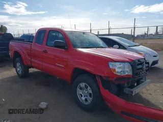 2008 Toyota Tacoma PreRunner with VIN 5TETU62NX8Z564585, listed as a IAAI auction lot 41576009 with 193,868 mi miles. Bid and sale history available at carsss.com. Image 1.