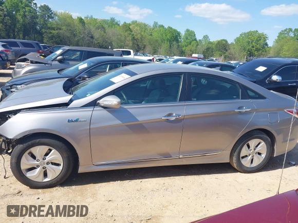 2013 Hyundai Sonata with VIN KMHEC4A46DA075948, listed as a IAAI auction lot 41994662 with 146,699 mi miles and . Bid and sale history available at carsss.com. Image 15.