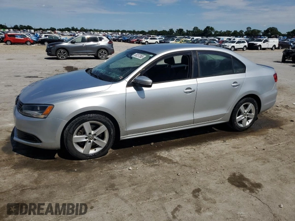 2012 Volkswagen Jetta TDI w/Premium & Nav z VIN 3VWLL7AJ9CM069918, wystawiony jako Copart lot #58237365 z przebiegiem 107 890 mil mil oraz Szkoda całkowita • Salvage title. Historia ofert i sprzedaży dostępna na DreamBid. Obrazek 1.