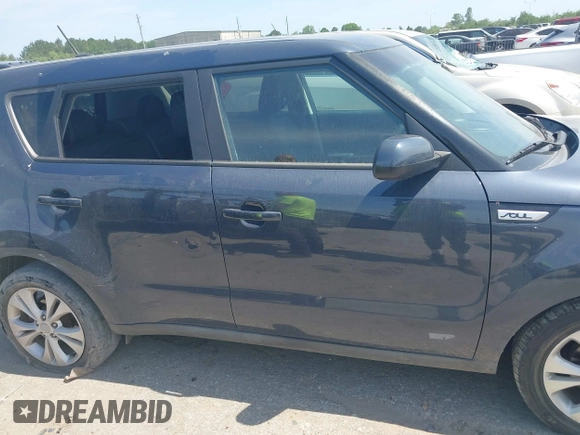 2016 Kia Soul + z VIN KNDJP3A50G7349026, wystawiony jako IAAI lot #42260782 z przebiegiem 63 913 mil mil oraz . Historia ofert i sprzedaży dostępna na DreamBid. Obrazek 13.