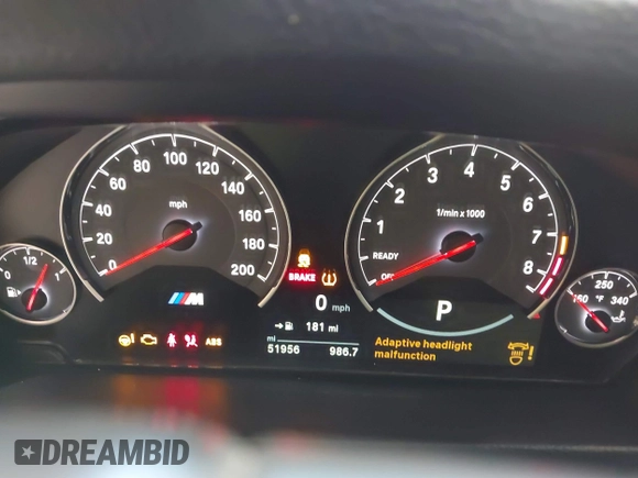 2017 BMW M3 z VIN WBS8M9C52H5G83686, wystawiony jako IAAI lot #42205796 z przebiegiem 51 956 mil mil oraz . Historia ofert i sprzedaży dostępna na DreamBid. Obrazek 7.