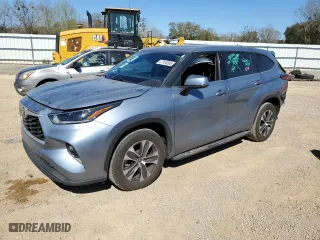 2021 Toyota Highlander XLE with VIN 5TDGZRAH9MS080656, listed as a Copart auction lot 47104595 with 55,616 mi miles and Salvage Title. Bid and sale history available at carsss.com. Image 1.