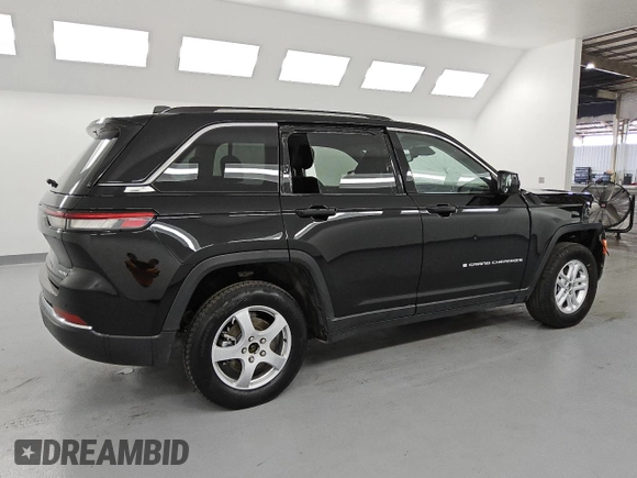 2023 Jeep Grand Cherokee Laredo with VIN 1C4RJHAG4PC625637, listed as a Copart auction lot 59211075 with 55,045 mi miles and Clean title. Bid and sale history available at DreamBid. Image 3.