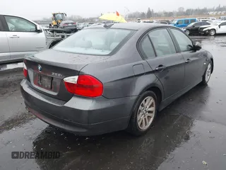 2007 BMW 3 Series 328i z VIN WBAVA33557KX75790, wystawiony jako IAAI lot #41494012 z przebiegiem 115 236 mil mil oraz . Historia ofert i sprzedaży dostępna na DreamBid. Obrazek 4.
