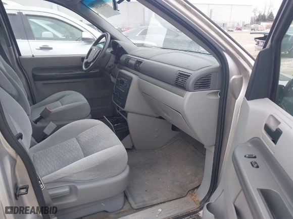 2004 Ford Freestar Wagon S with VIN 2FMZA50614BA19517, listed as a IAAI auction lot 41264090 with NaN miles. Bid and sale history available at carsss.com. Image 5.