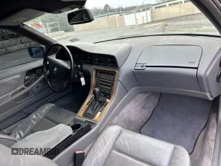 1997 BMW 8 Series z VIN WBAEF8325VCC31790, wystawiony jako Copart lot #85198614 z przebiegiem 115 638 mil mil oraz Czysty tytuł • Clean title. Historia ofert i sprzedaży dostępna na DreamBid. Obrazek 8.