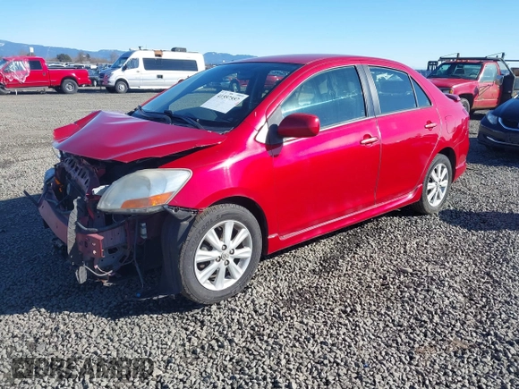 2009 Toyota Yaris z VIN JTDBT903391315199, wystawiony jako IAAI lot #41557557 z przebiegiem 188 971 mil mil oraz . Historia ofert i sprzedaży dostępna na DreamBid. Obrazek 17.