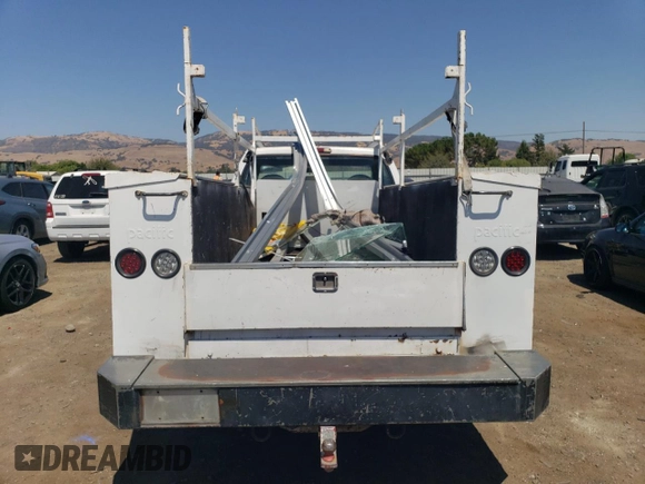 1999 Ford F-350 XL with VIN 1FDSF34F4XED15884, listed as a Copart auction lot 65783674 with 306,850 mi miles and Clean Title. Bid and sale history available at DreamBid. Image 6.
