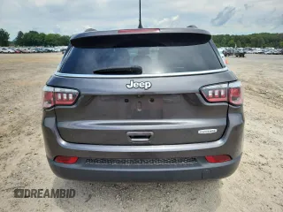 2020 Jeep Compass Latitude z VIN 3C4NJCBB8LT169922, wystawiony jako Copart lot #63466865 z przebiegiem 129 245 mil mil oraz Szkoda całkowita • Salvage title. Historia ofert i sprzedaży dostępna na DreamBid. Obrazek 6.