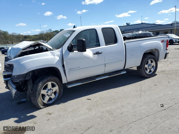 2013 GMC Sierra 2500HD SLE with VIN 1GT220CG8DZ395364, listed as a Copart auction lot 76258174 with 0 mi miles and Salvage Title. Bid and sale history available at carsss.com. Image 1.