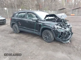 2022 Volkswagen Taos S z VIN 3VVCX7B22NM000734, wystawiony jako IAAI lot #41914542 z przebiegiem 8850 mil mil oraz . Historia ofert i sprzedaży dostępna na DreamBid. Obrazek 1.