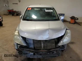 2009 Nissan Versa SL z VIN 3N1BC13E99L372095, wystawiony jako Copart lot #53188755 z przebiegiem 227 475 mil mil oraz Szkoda całkowita • Salvage title. Historia ofert i sprzedaży dostępna na DreamBid. Obrazek 5.