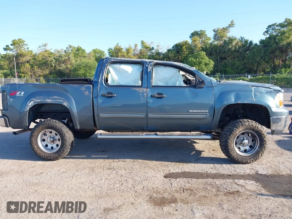 2010 GMC Sierra 1500 SLE z VIN 3GTRKVE30AG239997, wystawiony jako IAAI lot #42056748 z przebiegiem 159 931 mil mil oraz . Historia ofert i sprzedaży dostępna na DreamBid. Obrazek 14.