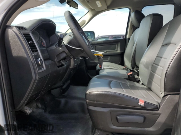 2023 Ram 1500 Tradesman z VIN 1C6RR7FG0PS542277, wystawiony jako Copart lot #56850795 z przebiegiem 55 005 mil mil oraz Szkoda całkowita • Salvage title. Historia ofert i sprzedaży dostępna na DreamBid. Obrazek 7.