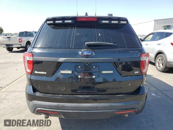 2017 Ford Police Interceptor Utility с VIN 1FM5K8AR3HGC34773, выставлен на аукционе Copart как лот 61687625 с пробегом Не указан миль и Чистый • Clean title. История ставок и продаж доступна на DreamBid. Изображение 6.