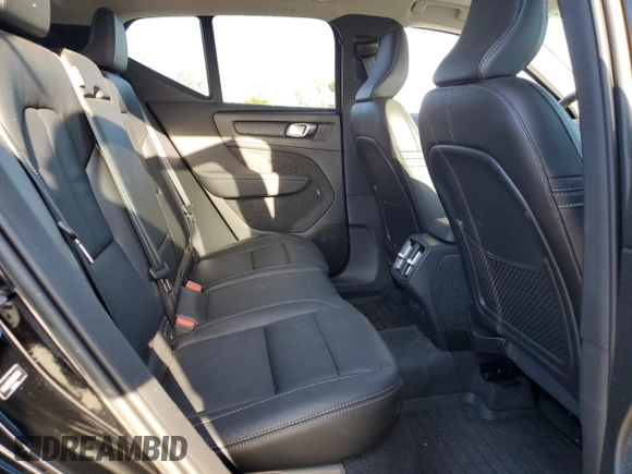 2023 Volvo XC40 Plus Dark Theme с VIN YV4L12UW5P2912803, выставлен на аукционе Copart как лот 49516625 с пробегом 15 303 миль миль и Списание • Salvage title. История ставок и продаж доступна на DreamBid. Изображение 10.