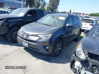 2018 Toyota RAV4 XLE z VIN JTMWFREV4JJ168138, wystawiony jako IAAI lot #41845337 z przebiegiem 122 509 mil mil oraz . Historia ofert i sprzedaży dostępna na DreamBid. Obrazek 2.