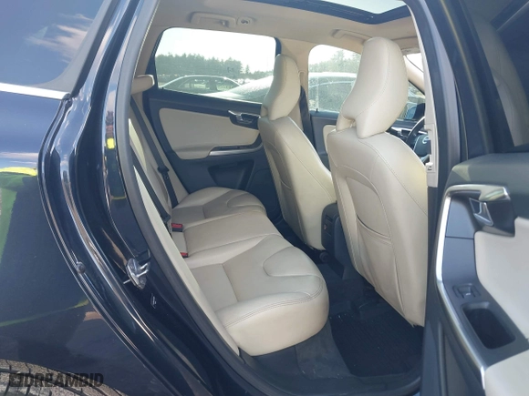 2016 Volvo XC60 T5 Drive-E Premier with VIN YV440MDK3G2915618, listed as a IAAI auction lot 41112381 with 75,720 mi miles. Bid and sale history available at carsss.com. Image 8.