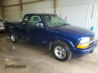 2001 Chevrolet S-10 LS with VIN 1GCCS19561K159493, listed as a Copart auction lot 55622415 with 86,979 mi miles and Salvage Title. Bid and sale history available at DreamBid. Image 4.