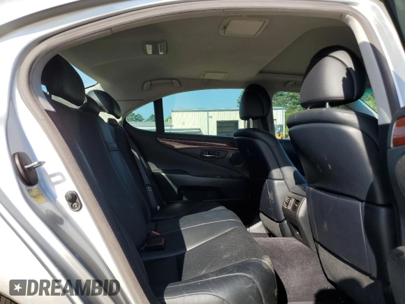 2009 Lexus LS 460 z VIN JTHCL46F595002221, wystawiony jako Copart lot #60253945 z przebiegiem Nie podano mil oraz Czysty tytuł • Clean title. Historia ofert i sprzedaży dostępna na DreamBid. Obrazek 10.