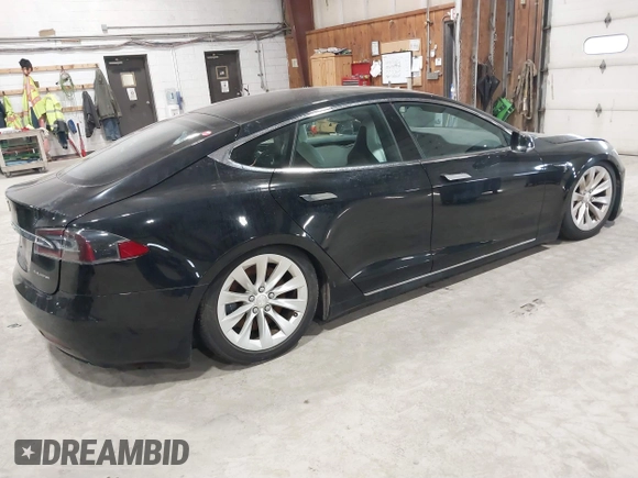 2019 Tesla Model S 75D z VIN 5YJSA1E2XKF313955, wystawiony jako IAAI lot #41658345 z przebiegiem 57 085 mil mil oraz . Historia ofert i sprzedaży dostępna na DreamBid. Obrazek 4.