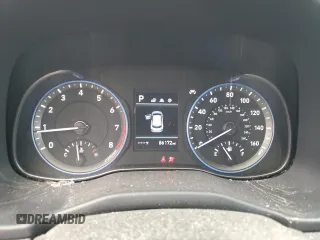 2021 Hyundai Kona SE z VIN KM8K1CAA4MU644545, wystawiony jako Copart lot #56588105 z przebiegiem 86 172 mil mil oraz Szkody całkowita. Historia ofert i sprzedaży dostępna na DreamBid. Obrazek 9.