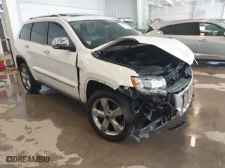 2013 Jeep Grand Cherokee Limited with VIN 1C4RJFBG8DC586386, listed as a IAAI auction lot 41598067 with 117,905 mi miles. Bid and sale history available at carsss.com. Image 1.