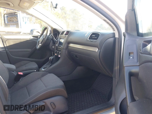 2013 Volkswagen Golf w/Conv with VIN WVWDB7AJ0DW095917, listed as a IAAI auction lot 41578422 with 115,966 mi miles and . Bid and sale history available at DreamBid. Image 5.
