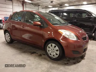2010 Toyota Yaris z VIN JTDKT4K38A5314840, wystawiony jako IAAI lot #41834803 z przebiegiem 103 366 mil mil oraz . Historia ofert i sprzedaży dostępna na DreamBid. Obrazek 1.
