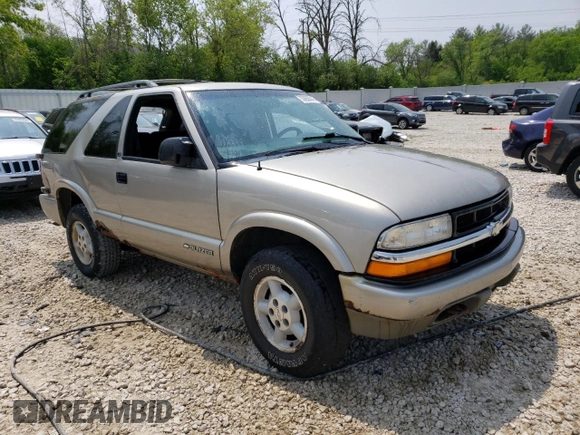 2000 Chevrolet Blazer LS z VIN 1GNCT18W3YK175871, wystawiony jako Copart lot #58230204 z przebiegiem Nie podano mil oraz Nie do naprawy • Non repairable. Historia ofert i sprzedaży dostępna na DreamBid. Obrazek 4.